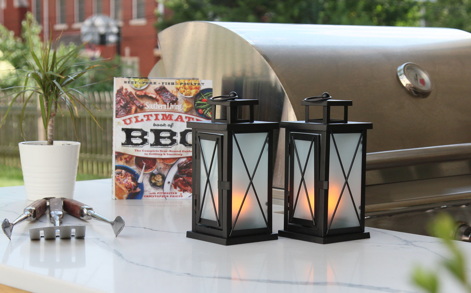 Garden Lanterns with Realistic Fire Effect (set of 2)